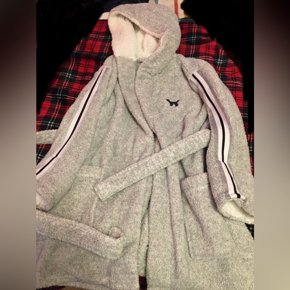 Victoria Secret Robe - Picture 2 of 2